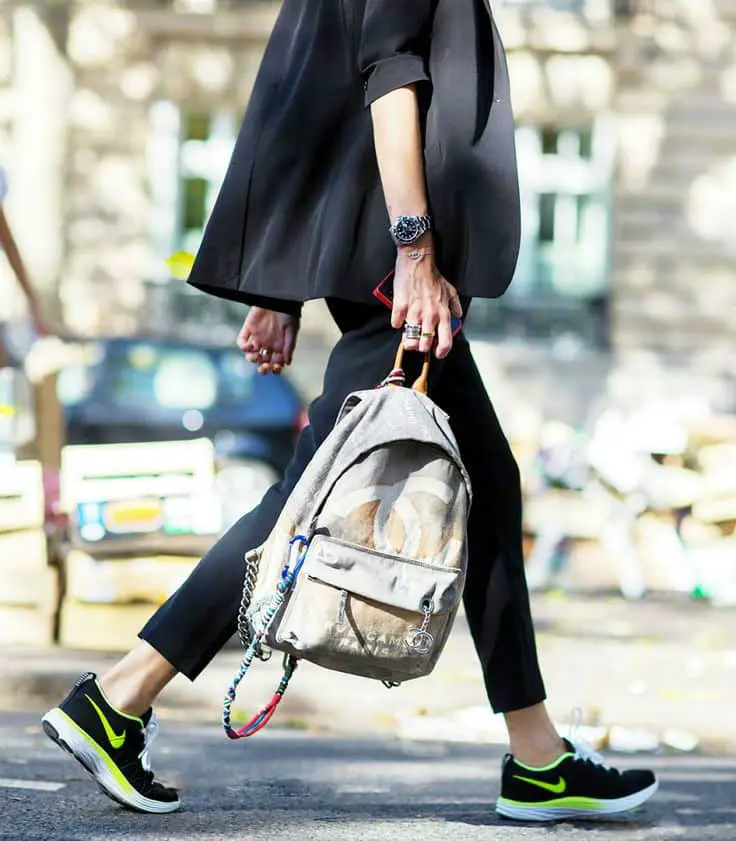 32 Extremely Cool Looks with Sneakers – SORTRA