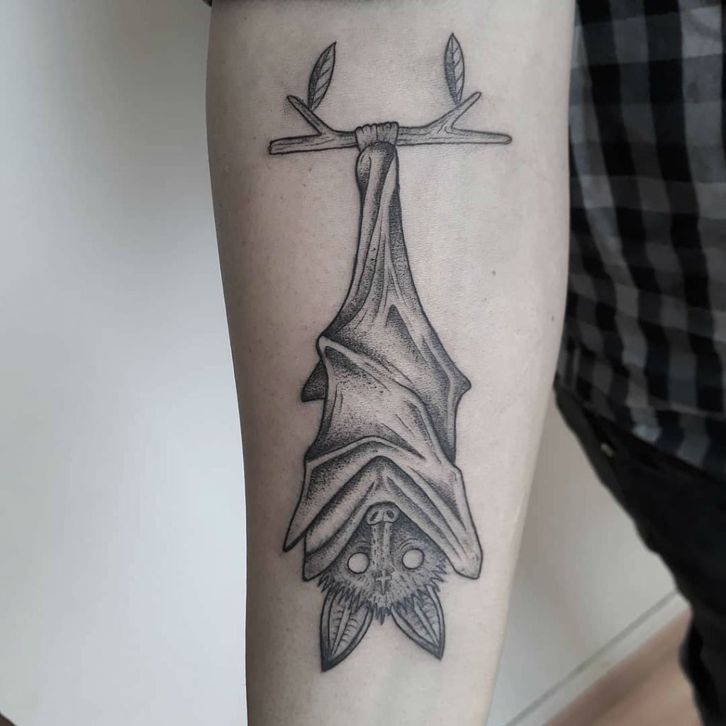 20+ Cool Bat Tattoos and Their Meanings