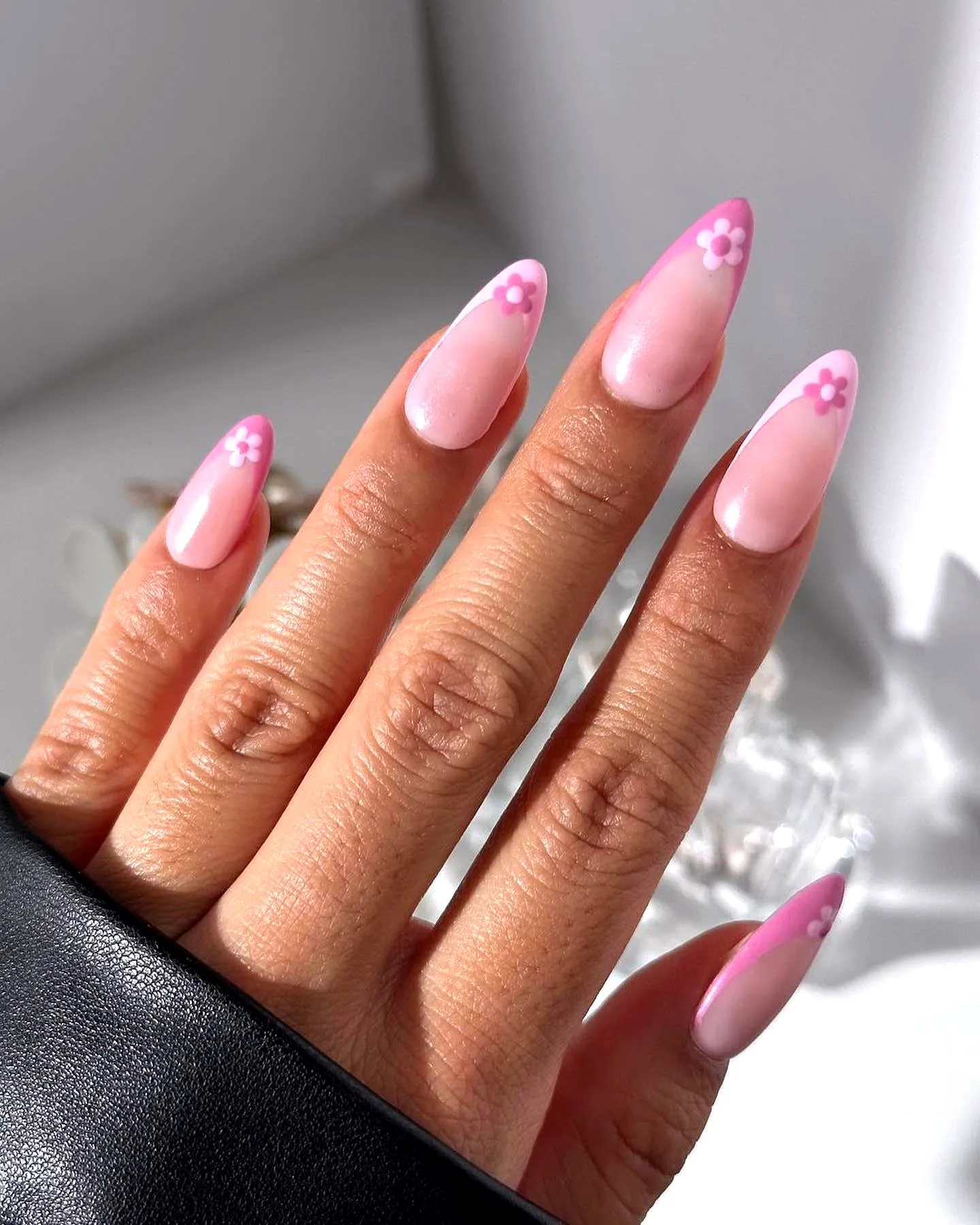 Charming Almond Spring Nails with Pink Gradient and Flower Nail Art